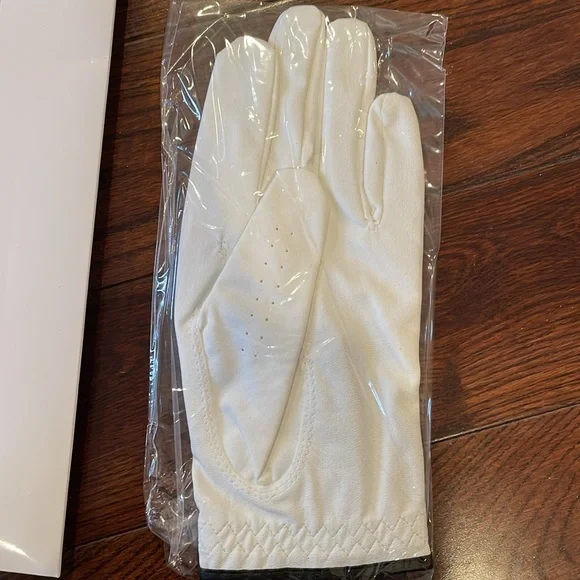Men’s Medium Golf Glove - Picture 3 of 3
